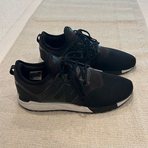 New Balance tennis shoes